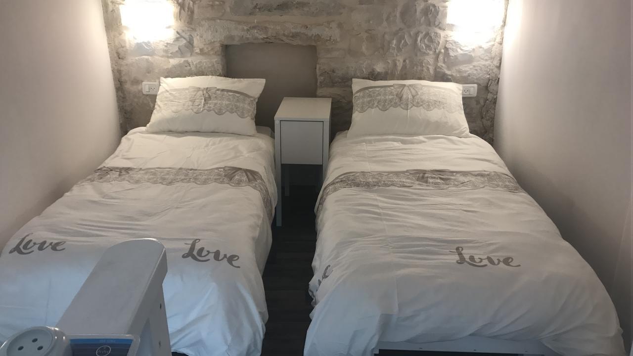 Zimmer In Old City Рош Пина Екстериор снимка
